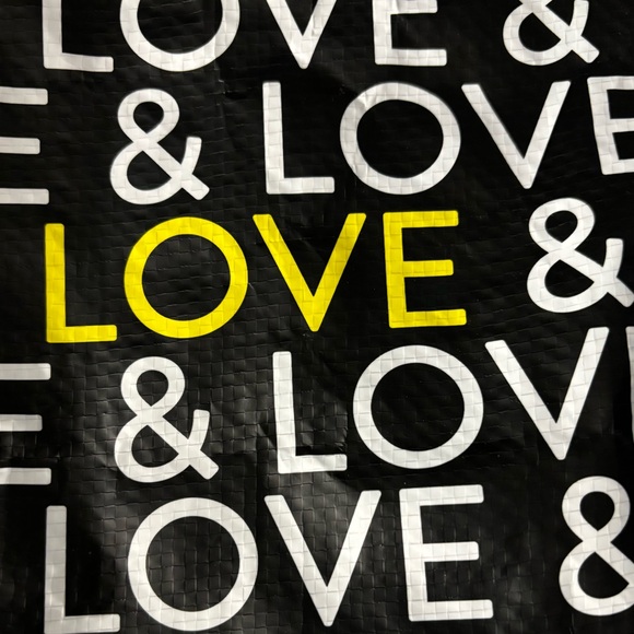 Kendra Scott Love Reusable Tote Bag $5 with purchase! - Picture 4 of 6